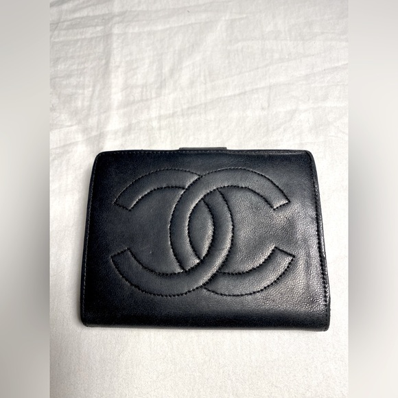 Chanel Wallet - Picture 4 of 7